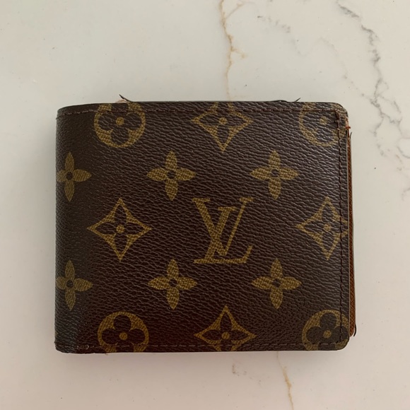 Vintage Louis Vuitton wallet - Picture 1 of 5